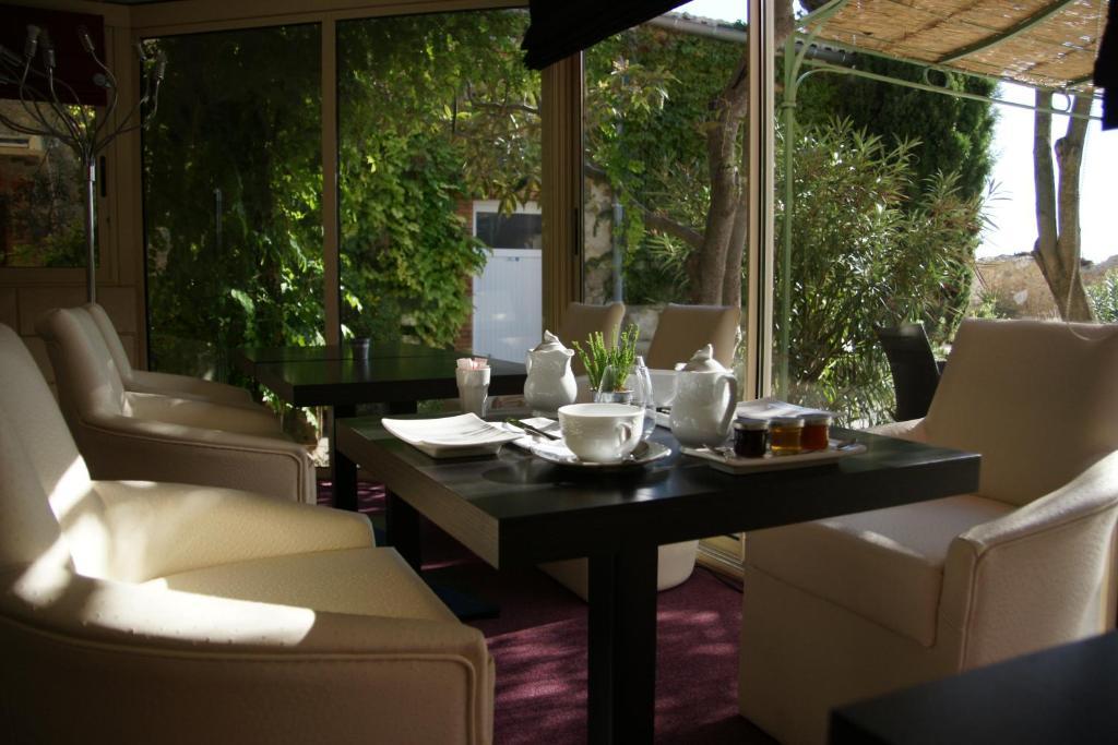 Logis Auberge Cote Jardin Hotel Lézignan-Corbières Exterior foto